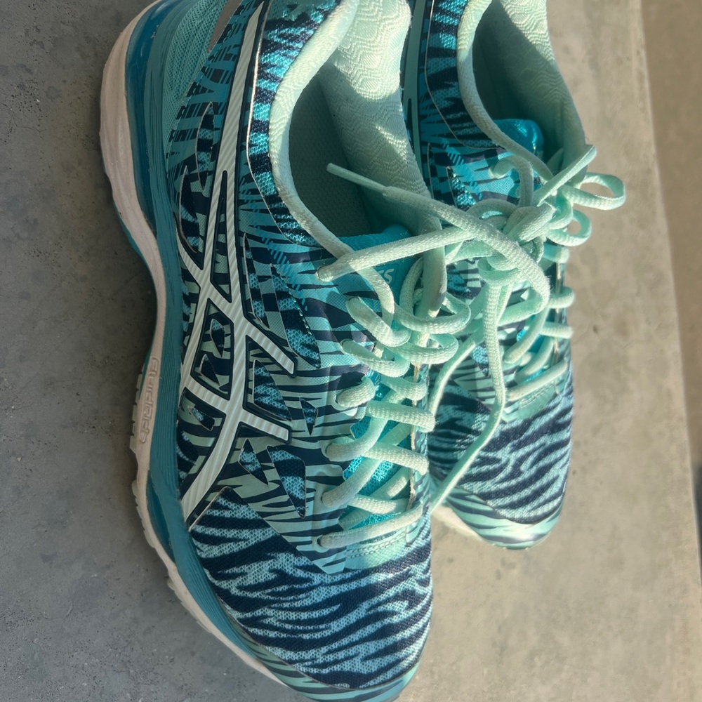 ASICS Shoes - Picture 2 of 5